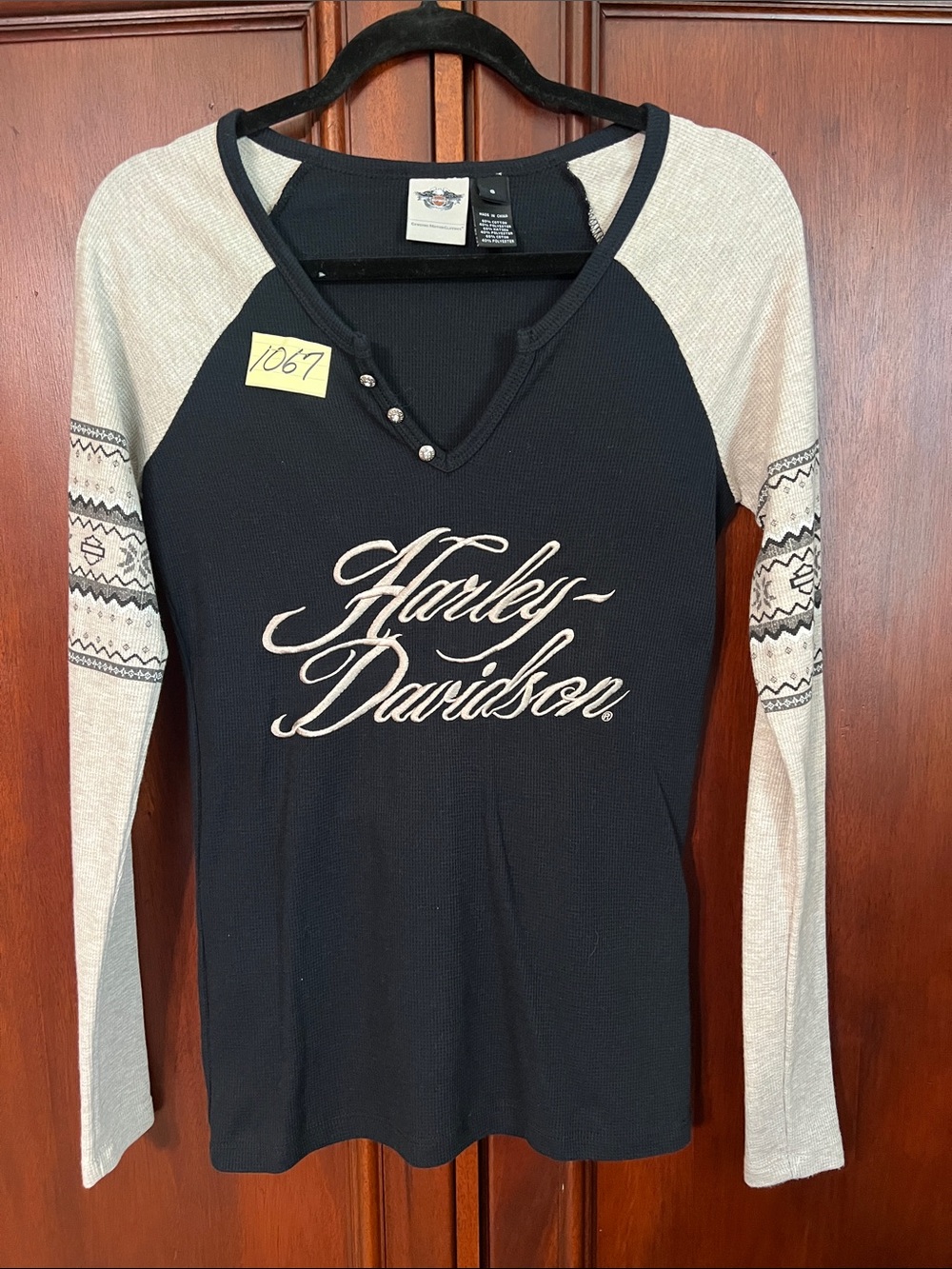 Harley-Davidson Black Body with Cream Raglan Sleeve Size Small ❤️❤️